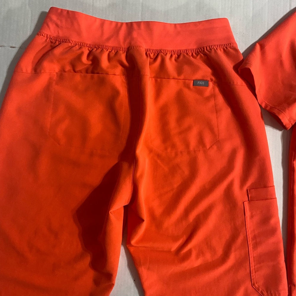 Figs Women's Orange Pajama Set - Picture 5 of 5